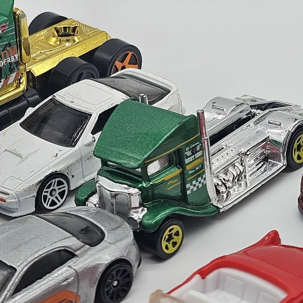 Hot Wheels Mixed Lot of 8 Diecast Toy Cars & Trucks Semi Vans Classic